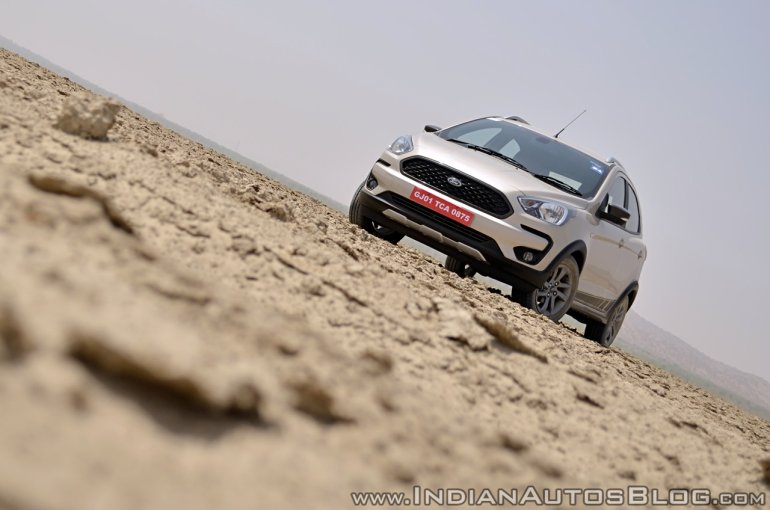 Ford Freestyle review front angle low