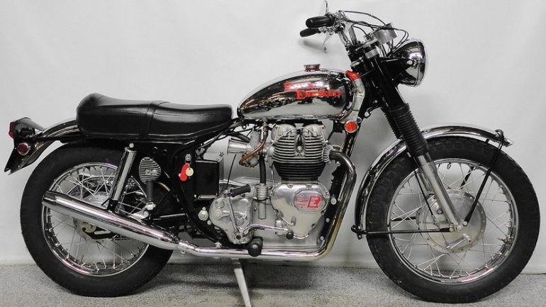 6 Iconic Royal Enfield bikes - Constellation 700 to Super Meteor 700